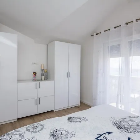 Velika Obala 2 Apartman Bibinje