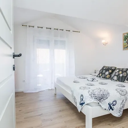 Velika Obala 2 Appartement *